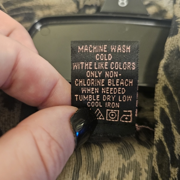 Women's Leopard Print Sheer LS Top Sz XL - Picture 5 of 7